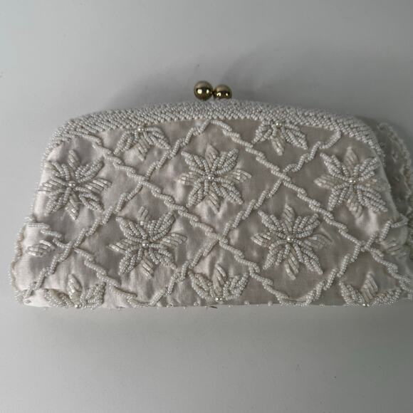 None Handbags - Vintage Mid Century Beaded Clutch Folding Lock Satin Lining Prom Wedding READ